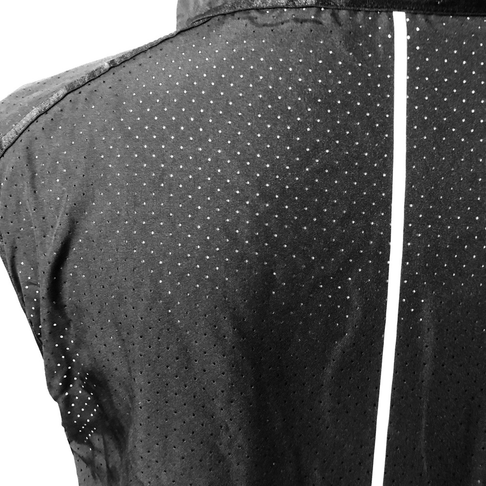 Champions C9 All Weather Running Vest - Picture 5 of 8